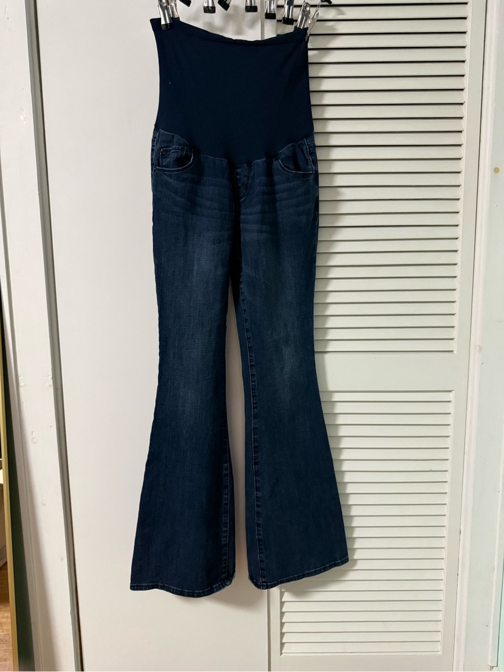 Luxe Essentials Denim Maternity Jeans
Size 6
